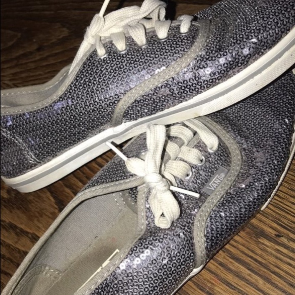 Shies-Vans